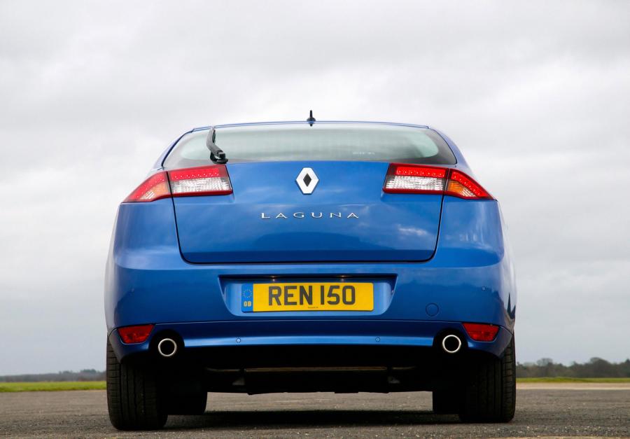  Renault Laguna GT Line 2011 года  (UK) (фото 22 из 30)